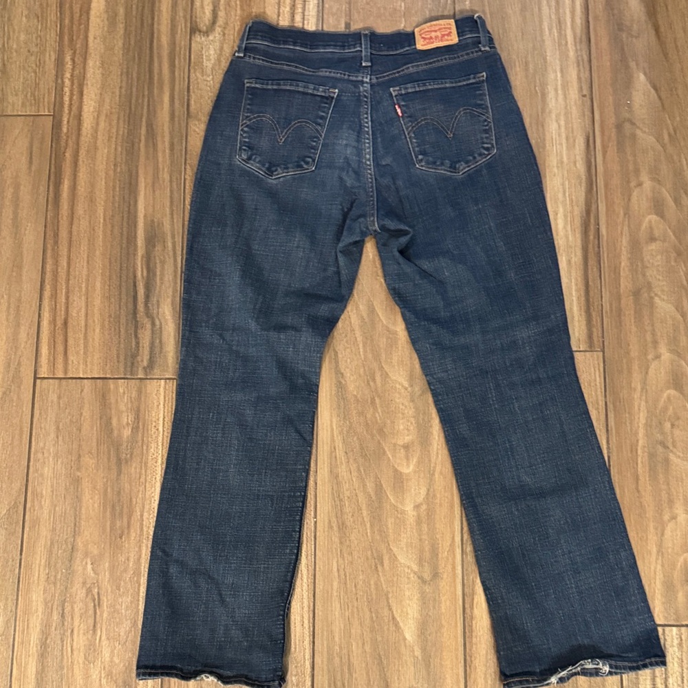 Levi’s Classic Blue Women's Jeans - Picture 3 of 3